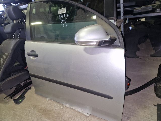 bontott VW GOLF V Jobb első Ajtó (Részeivel)