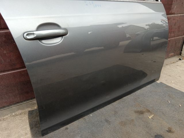 bontott VW GOLF V Jobb első Ajtó (Részeivel)