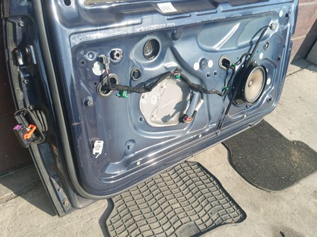 bontott VW GOLF V Jobb első Ajtó (Részeivel)