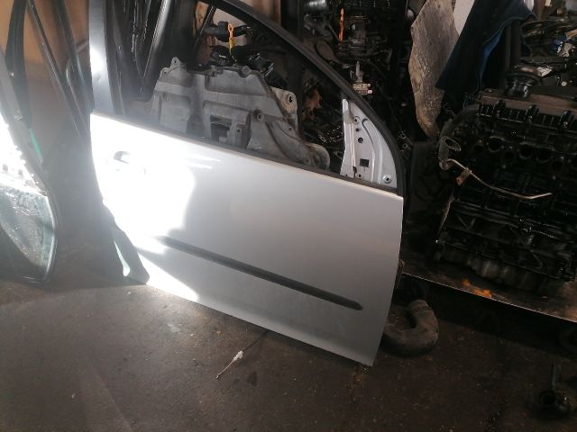 bontott VW GOLF V Jobb első Ajtó (Részeivel)
