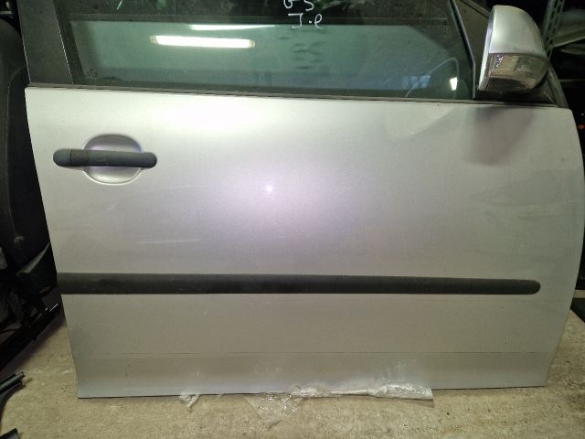 bontott VW GOLF V Jobb első Ajtó (Részeivel)