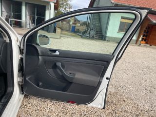 bontott VW GOLF V Jobb első Ajtó (Üres lemez)