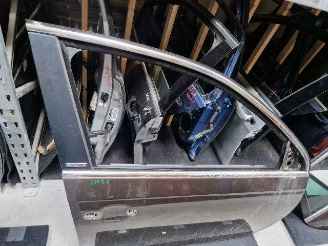 bontott VW GOLF V Jobb első Ajtó (Üres lemez)