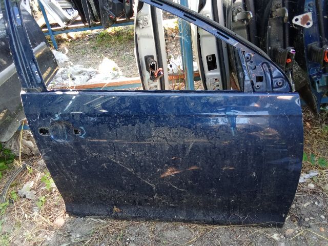 bontott VW GOLF V Jobb első Ajtó (Üres lemez)