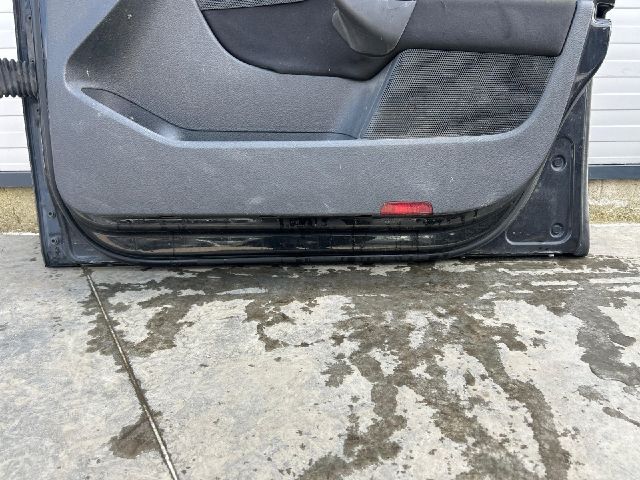 bontott VW GOLF V Jobb első Ajtó (Üres lemez)
