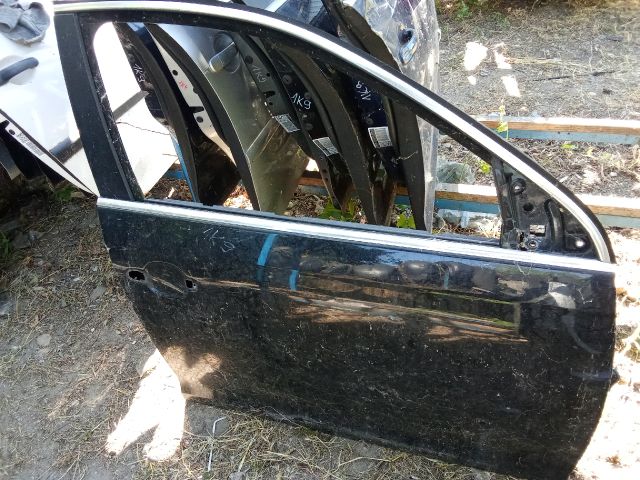 bontott VW GOLF V Jobb első Ajtó (Üres lemez)