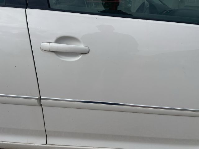 bontott VW GOLF V Jobb első Ajtó (Üres lemez)