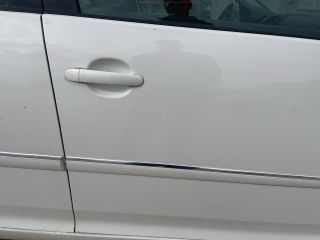 bontott VW GOLF V Jobb első Ajtó (Üres lemez)