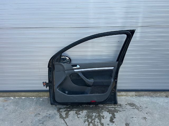 bontott VW GOLF V Jobb első Ajtó (Üres lemez)