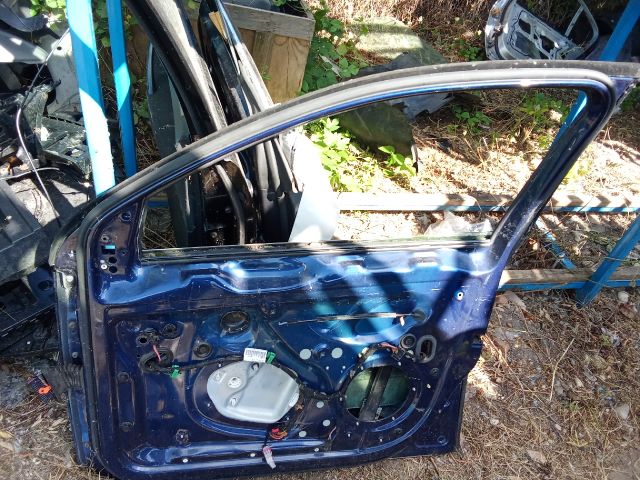 bontott VW GOLF V Jobb első Ajtó (Üres lemez)