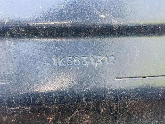 bontott VW GOLF V Jobb első Ajtó (Üres lemez)