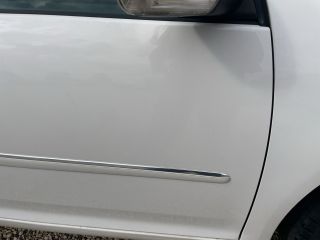 bontott VW GOLF V Jobb első Ajtó (Üres lemez)