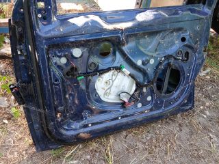 bontott VW GOLF V Jobb első Ajtó (Üres lemez)