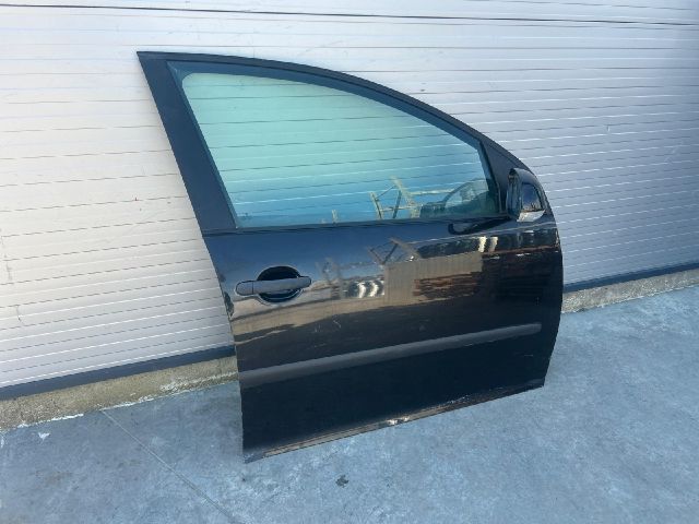 bontott VW GOLF V Jobb első Ajtó (Üres lemez)