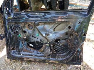 bontott VW GOLF V Jobb első Ajtó (Üres lemez)