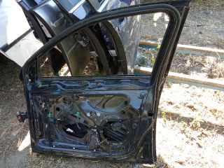 bontott VW GOLF V Jobb első Ajtó (Üres lemez)