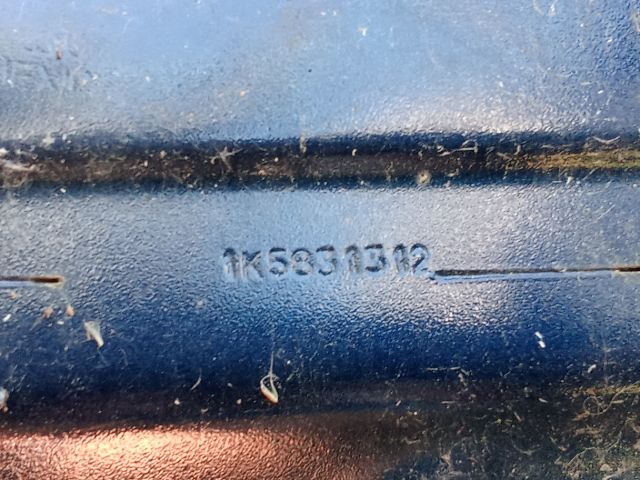 bontott VW GOLF V Jobb első Ajtó (Üres lemez)