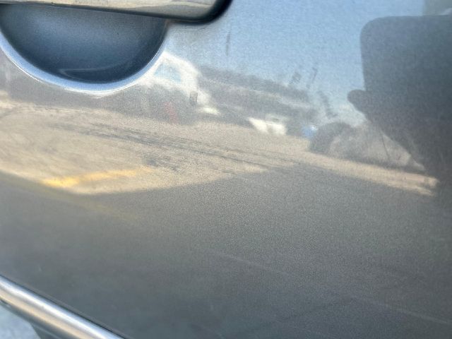 bontott VW GOLF V Jobb első Ajtó (Üres lemez)