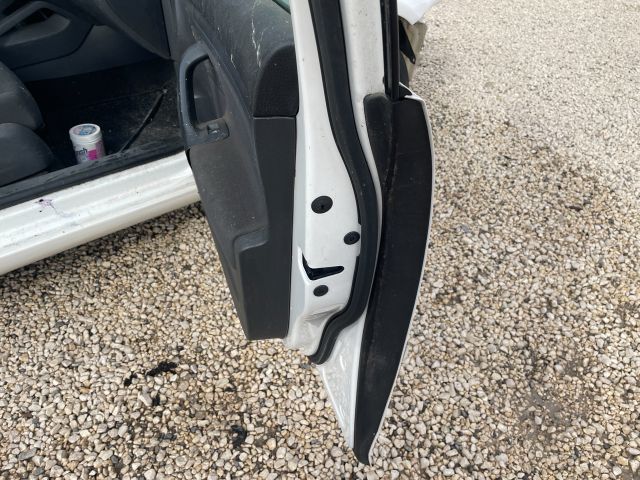 bontott VW GOLF V Jobb első Ajtó (Üres lemez)