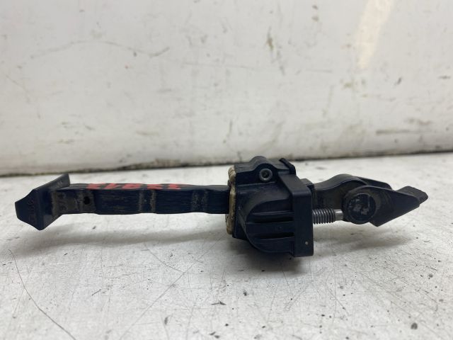 bontott VW GOLF V Jobb első Ajtóhatároló