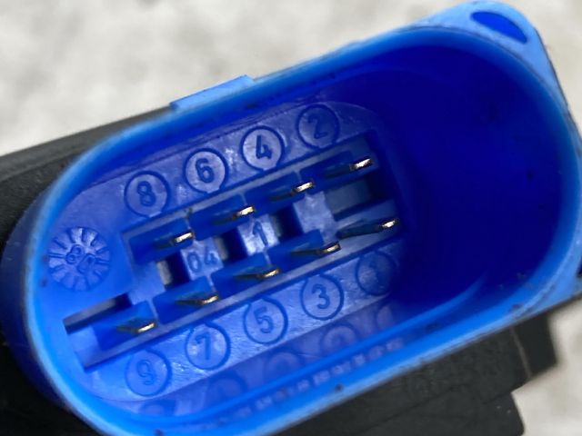 bontott VW GOLF V Jobb első Ajtózár