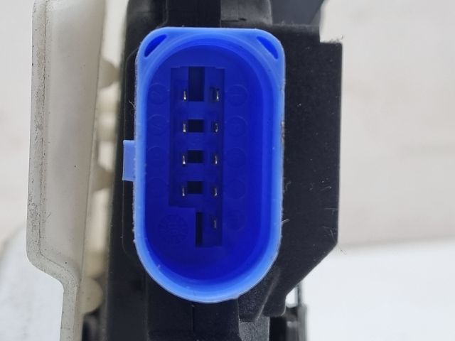 bontott VW GOLF V Jobb első Ajtózár