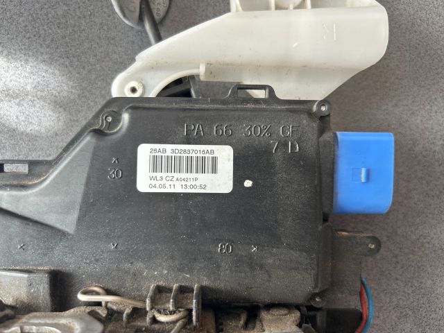 bontott VW GOLF V Jobb első Ajtózár