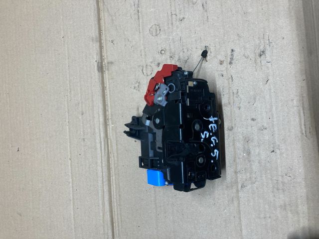 bontott VW GOLF V Jobb első Ajtózár