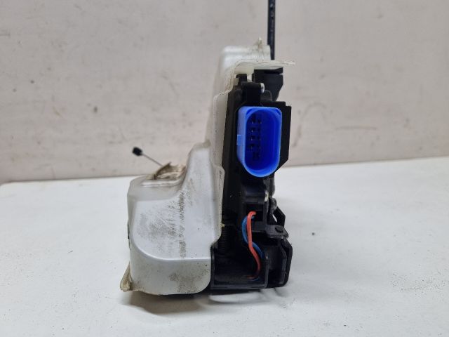 bontott VW GOLF V Jobb első Ajtózár