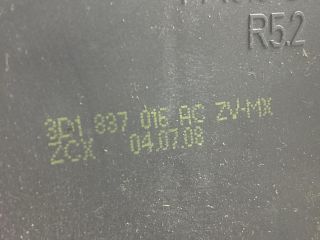 bontott VW GOLF V Jobb első Ajtózár