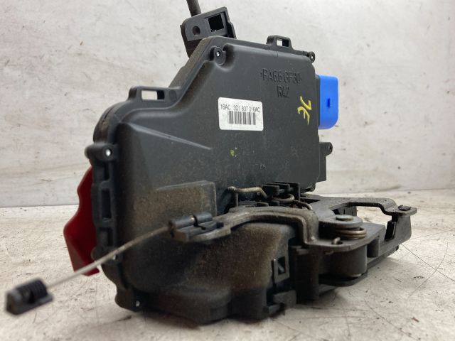 bontott VW GOLF V Jobb első Ajtózár