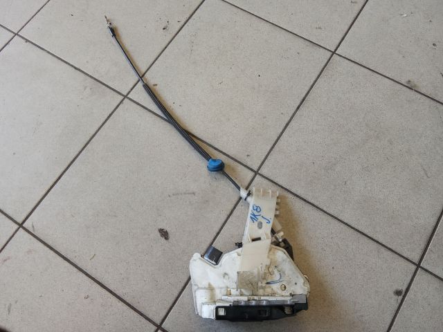 bontott VW GOLF V Jobb első Ajtózár