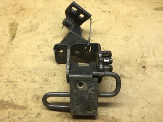 bontott VW GOLF V Jobb első Alsó Zsanér