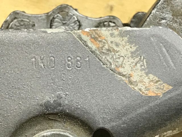 bontott VW GOLF V Jobb első Alsó Zsanér