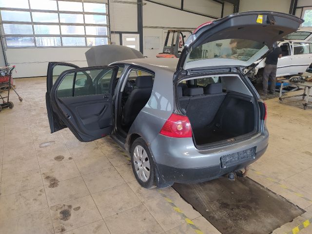 bontott VW GOLF V Jobb első Belső Küszöb Burkolat