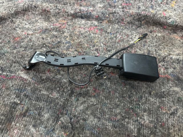 bontott VW GOLF V Jobb első Biztonsági Öv Csat