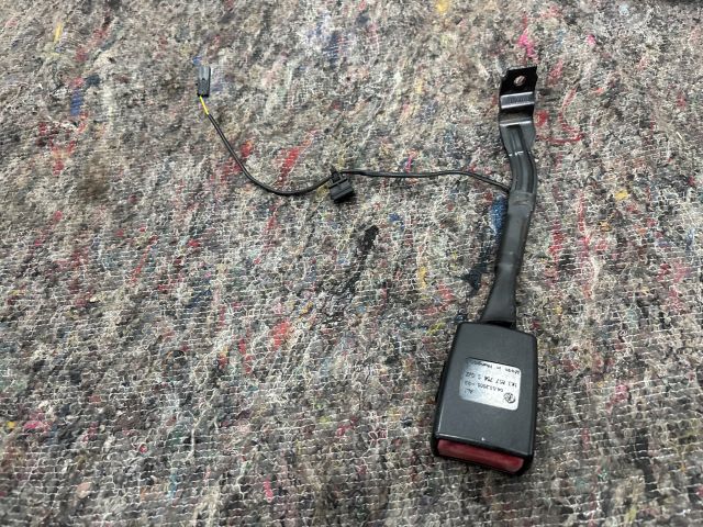 bontott VW GOLF V Jobb első Biztonsági Öv Csat