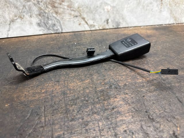 bontott VW GOLF V Jobb első Biztonsági Öv Csat