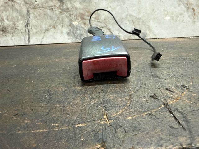 bontott VW GOLF V Jobb első Biztonsági Öv Csat