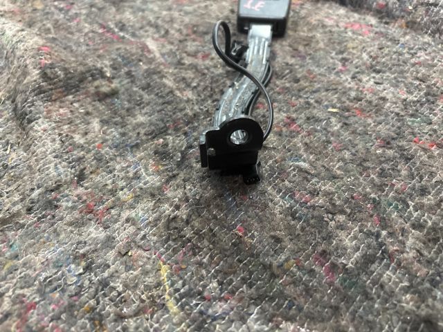 bontott VW GOLF V Jobb első Biztonsági Öv Csat