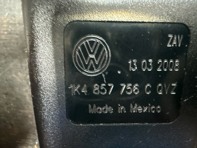 bontott VW GOLF V Jobb első Biztonsági Öv Csat