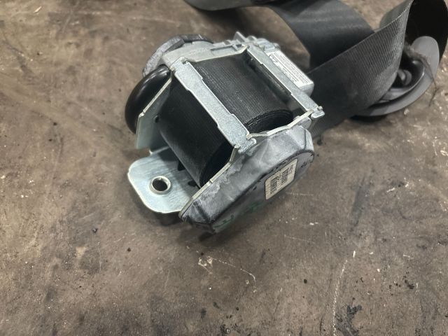 bontott VW GOLF V Jobb első Biztonsági Öv