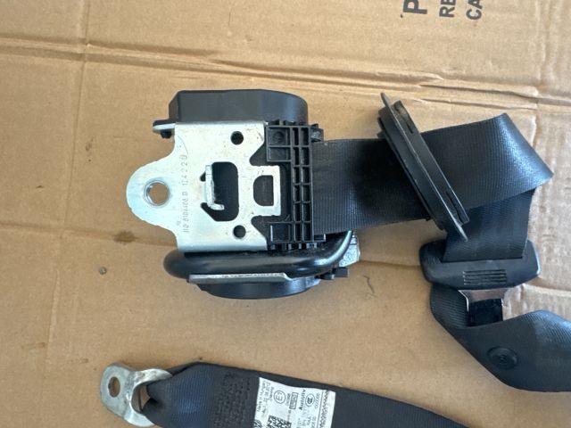 bontott VW GOLF V Jobb első Biztonsági Öv