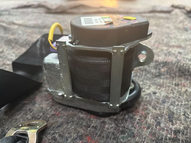 bontott VW GOLF V Jobb első Biztonsági Öv