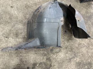 bontott VW GOLF V Jobb első Dobbetét (Kerékjárati, Műanyag)