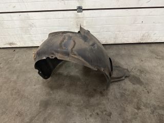 bontott VW GOLF V Jobb első Dobbetét (Kerékjárati, Műanyag)