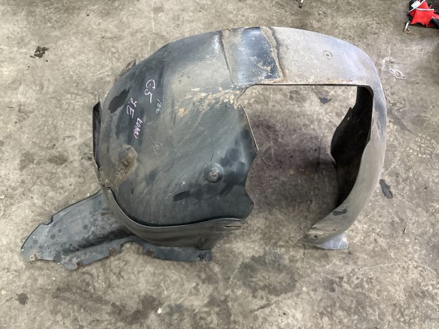 bontott VW GOLF V Jobb első Dobbetét (Kerékjárati, Műanyag)