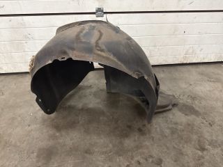 bontott VW GOLF V Jobb első Dobbetét (Kerékjárati, Műanyag)