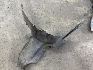 bontott VW GOLF V Jobb első Első Dobbetét (Kerékjárati, Műanyag)