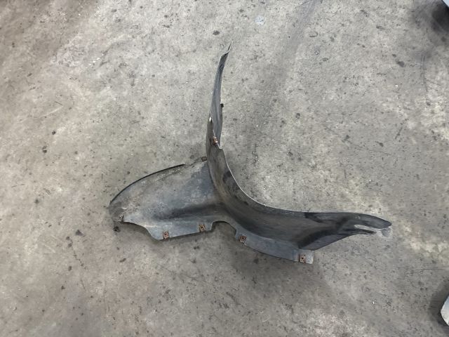 bontott VW GOLF V Jobb első Első Dobbetét (Kerékjárati, Műanyag)